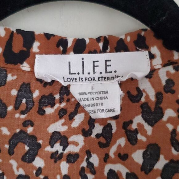 Animal Print Button Down Top - Picture 2 of 6